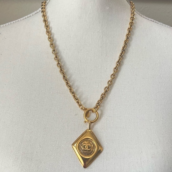 CHANEL Vintage Gold CC Logo Diamond Shape Pendant Necklace - Picture 1 of 7